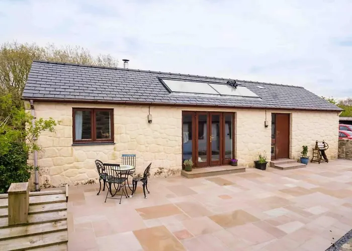 Bwthyn Bach Cozy Country Retreat